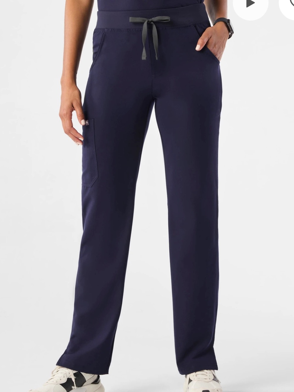 FIGS kade straight leg scrub pants